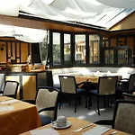 Avenue Szálloda 3*