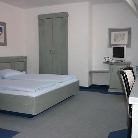 Avenue Hotel