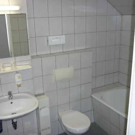 Avenue Hotel 3*
