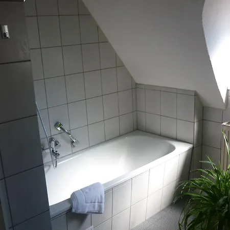 Avenue Hotel 3*