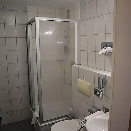 Avenue Hotel 3*