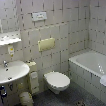 Avenue Hotel 3*