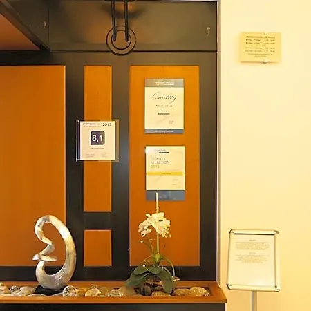Avenue Hotel 3*