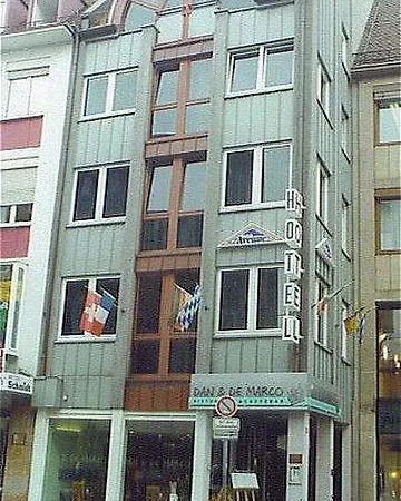 Avenue 3*